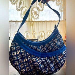 Woman’s Vera Bradley purse